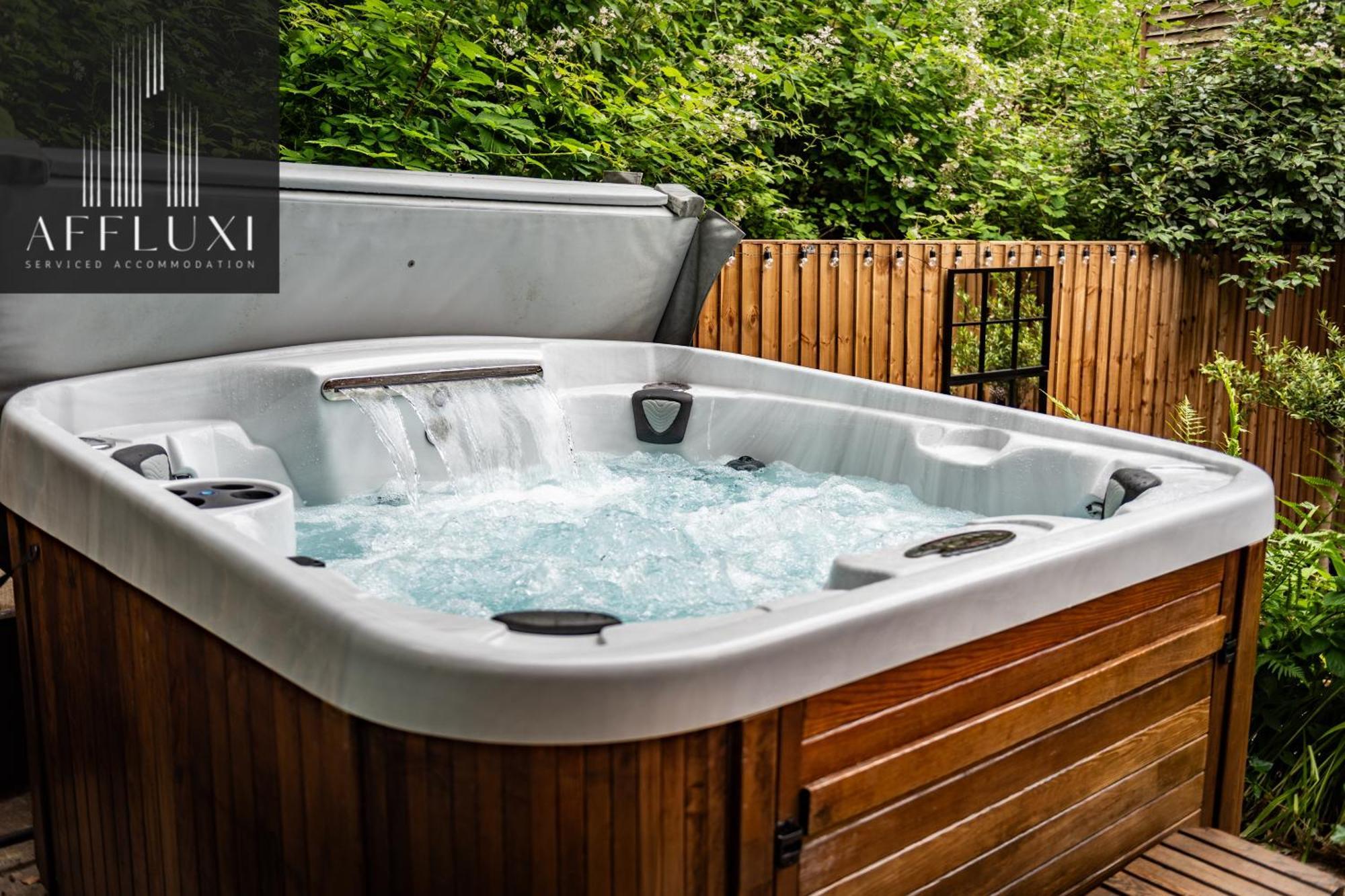 Ironbridge Hot Tub Retreat - Sleeps 10 Bed & Breakfast Exterior photo